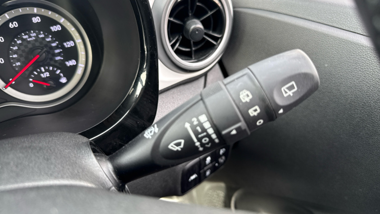 Hyundai i10 1.0 MPi Premium 5dr Petrol Hatchback